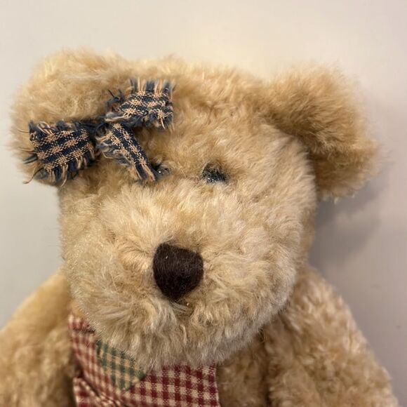 Avon Canada Bear Jointed Girl English French Books. Size 12”. Fully Jointed💕 - Picture 2 of 10